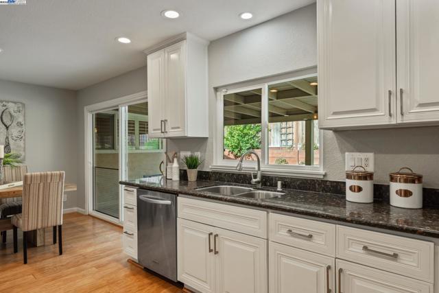 2682 Pickfair Ln, Livermore CA: https://media.crmls.org/mediaz/28b83a58-531f-44c1-b48c-0fe48bb29167.jpg