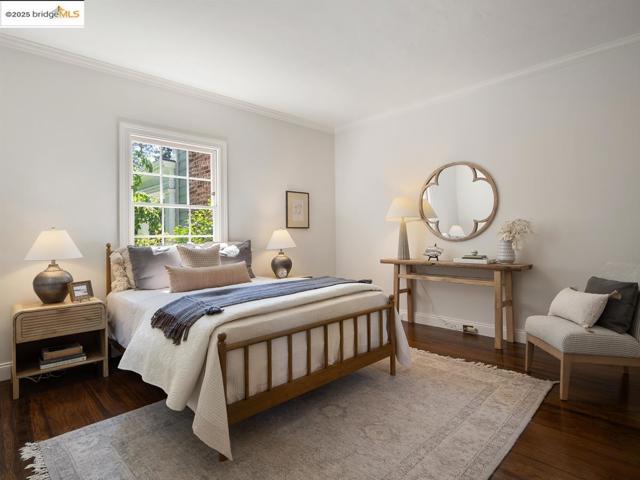 120 Hazel Ln, Piedmont CA: https://media.crmls.org/mediaz/28b931ee-7fe3-4ac7-9bcc-5db119123d52.jpg