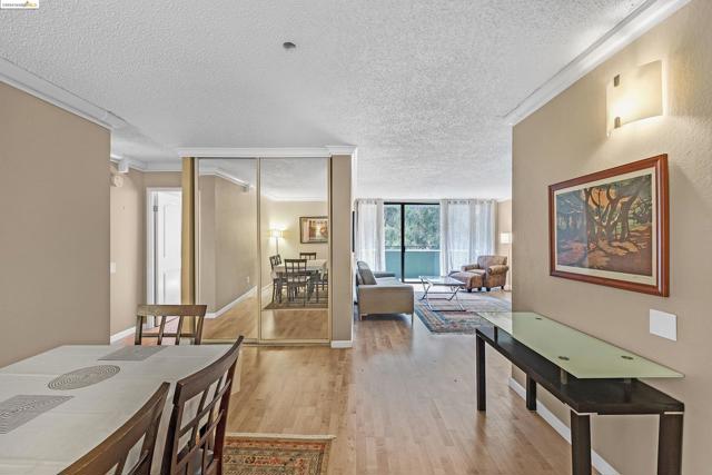 Image 25 of 33 For 555 Pierce St  942