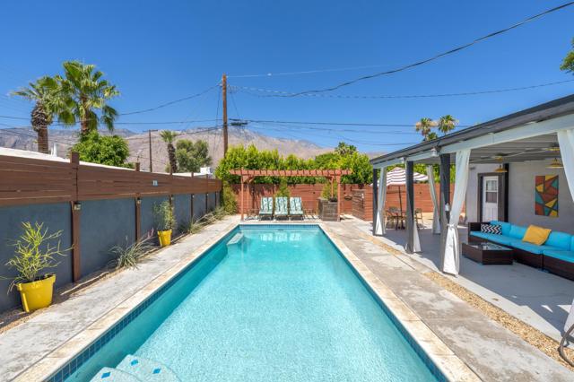 515 N Calle Marcus, Palm Springs CA: https://media.crmls.org/mediaz/28b97cf2-059d-41ca-92ba-8e65b9404256.jpg