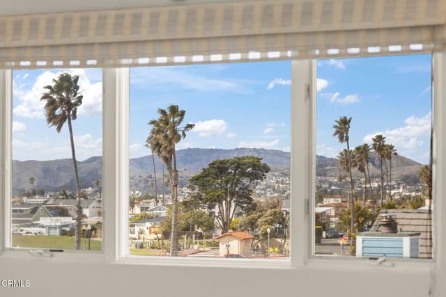 3097 Bayshore Avenue, Ventura CA: https://media.crmls.org/mediaz/28ba155c-390e-46f0-aa27-2793869dc0a1.jpg
