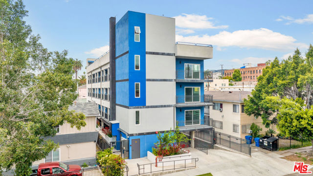 917 S Berendo St #403, Los Angeles, CA 90006