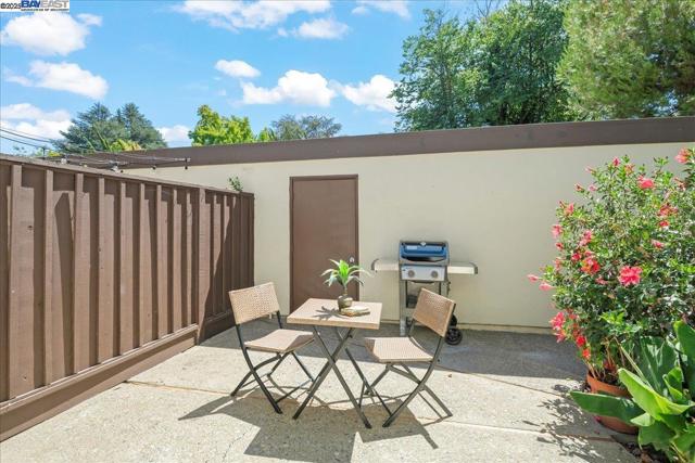 344 Goleta Ter, Fremont CA: https://media.crmls.org/mediaz/28baab68-7fa5-4b91-ad35-edb4f8fbe055.jpg