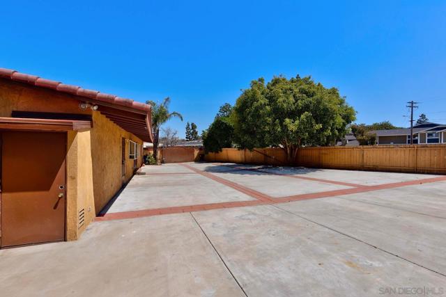 68 E Bonita Rd, Chula Vista CA: https://media.crmls.org/mediaz/28bace4b-d554-469f-af4a-43328911e331.jpg