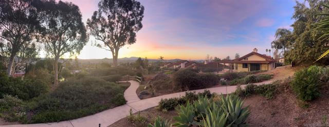 1412 Timber Gln, Escondido CA: https://media.crmls.org/mediaz/28bb8466-8fb9-4c2c-a0ed-2e9f5296d991.jpg