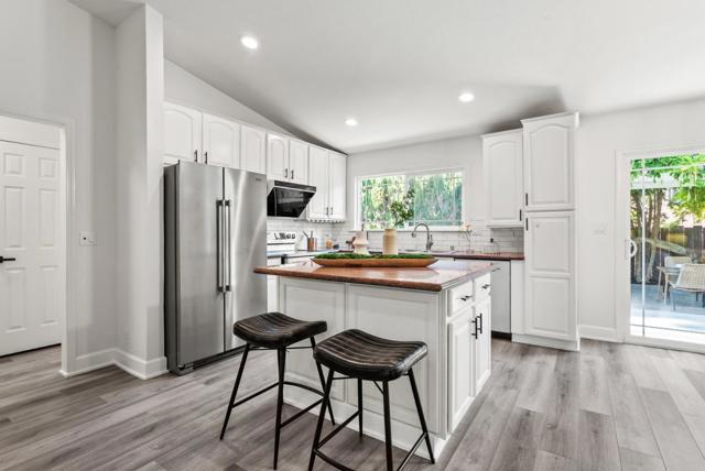 45490 Concho Court, Fremont CA: https://media.crmls.org/mediaz/28bbbc0e-47aa-4793-978e-ee7372731e91.jpg
