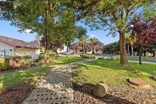 4224 Greenville Rd, Livermore CA: https://media.crmls.org/mediaz/28bbbfb0-5e3a-4a5f-bf27-c1961c1a72a6.jpg