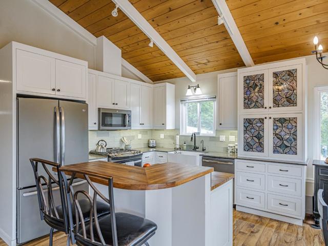 353 Allan Lane, Corralitos CA: https://media.crmls.org/mediaz/28bbf5ac-6e71-4b4d-b613-024b2d7a425d.jpg