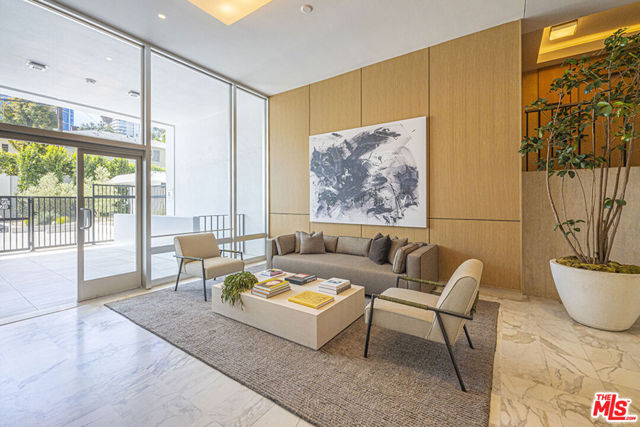 999 N Doheny Drive, West Hollywood CA: https://media.crmls.org/mediaz/28bc3302-2f95-452c-b5b6-c9eaeadea3f5.jpg