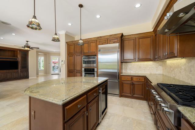 81220 Victoria Lane, La Quinta CA: https://media.crmls.org/mediaz/28bc53a7-e2bd-449d-a832-d31056e49e08.jpg
