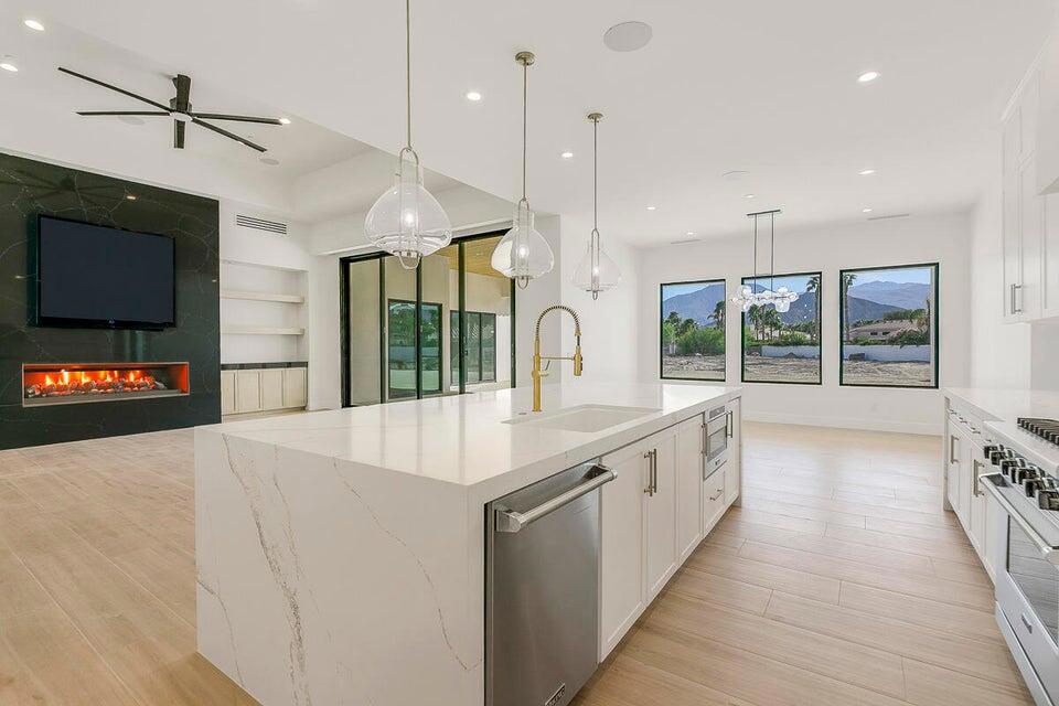 49115 Ridgeback Court