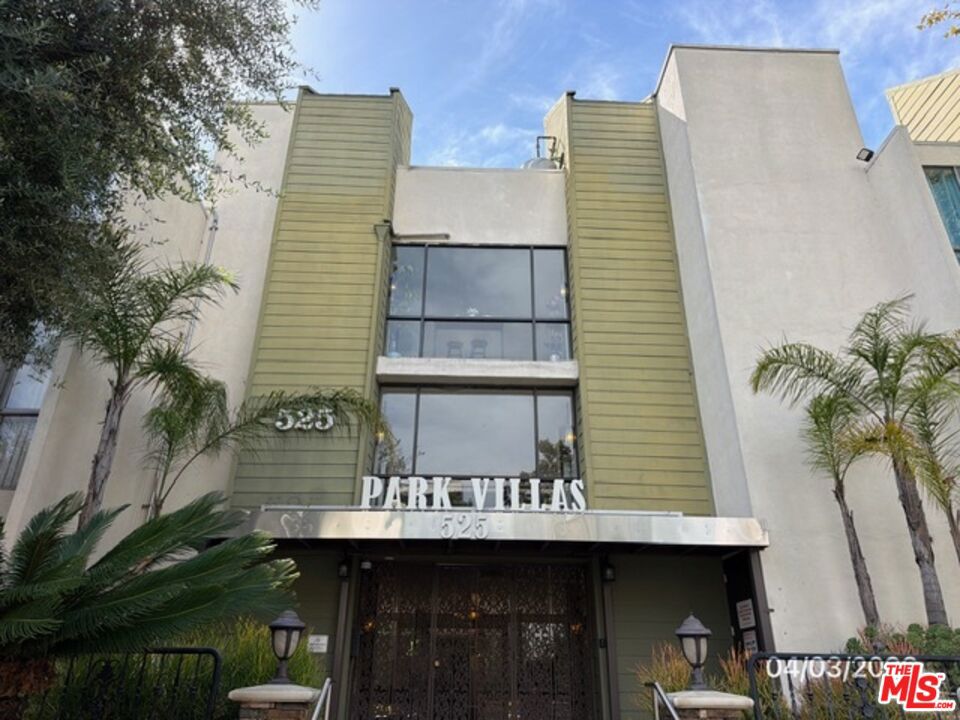 525 S Ardmore Avenue #242