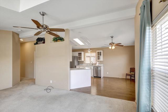 Detail Gallery Image 8 of 26 For 168 Roadrunner Ln, Oceanside,  CA 92057 - 2 Beds | 2 Baths
