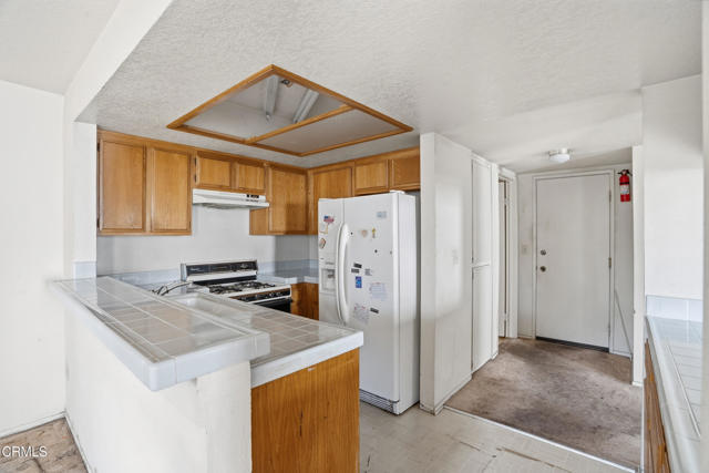 823 Earlham Street, Pasadena CA: https://media.crmls.org/mediaz/28bd9129-b847-4eb9-a890-9fecbce48ec4.jpg