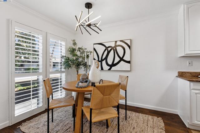 150 Sharene Ln, Walnut Creek CA: https://media.crmls.org/mediaz/28be0db0-b6e2-42bc-84c3-b827dba7837e.jpg