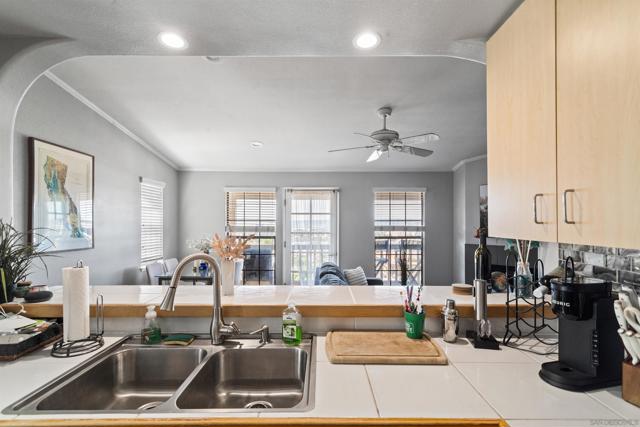 2235 Linwood St, San Diego CA: https://media.crmls.org/mediaz/28be379c-7826-4abd-aec6-97008c734007.jpg