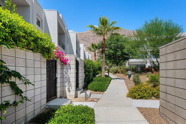 294 Mayfair Way, Palm Springs, CA 92264