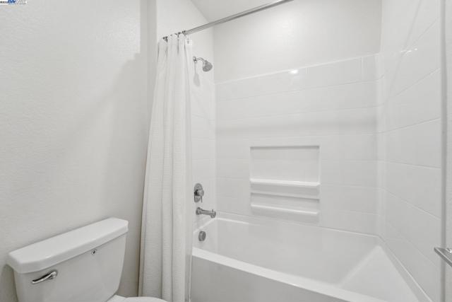 5860 Midnight Place, Dublin CA: https://media.crmls.org/mediaz/28c05959-ba2b-48fa-a9ea-7dcf52083d10.jpg