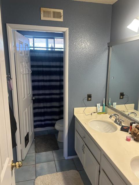 402 Calle Corazon, Oceanside CA: https://media.crmls.org/mediaz/28c059ce-bd1d-4f2d-bcb1-ff1b36151c42.jpg