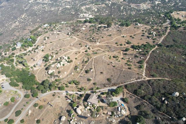 15950 Green Valley Heights Road, Ramona CA: https://media.crmls.org/mediaz/28c09faf-dcd2-44fe-bdfd-9761bdcc3ca0.jpg