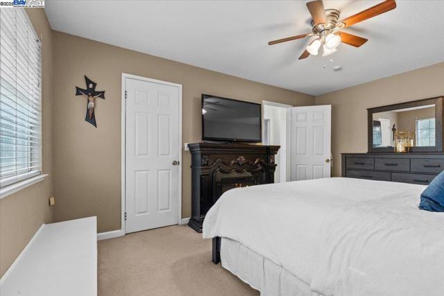 60 W South St, Tracy CA: https://media.crmls.org/mediaz/28c09ff5-494b-48b2-9614-59bfc4eed4e2.jpg