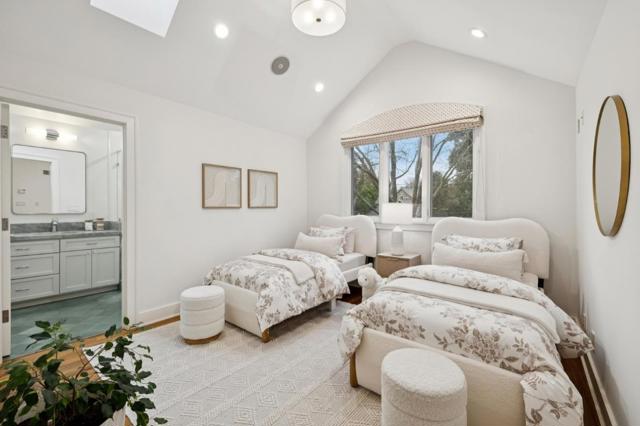 Image 25 of 43 For 1045 College Avenue