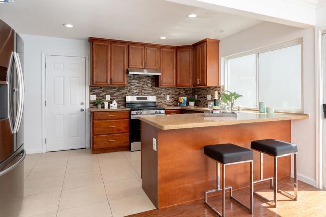 6287 Mountford Dr, San Jose CA: https://media.crmls.org/mediaz/28c0d2fd-a4db-4880-bae9-3e3742301c06.jpg