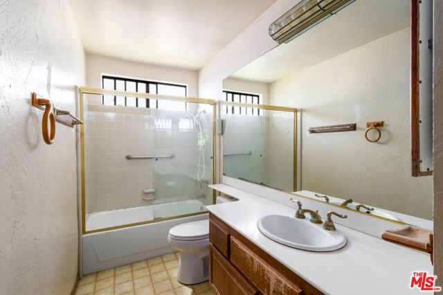 11 S Callecita, Laguna Beach CA: https://media.crmls.org/mediaz/28c106f5-2397-4c6a-bd81-0d29983f3b84.jpg