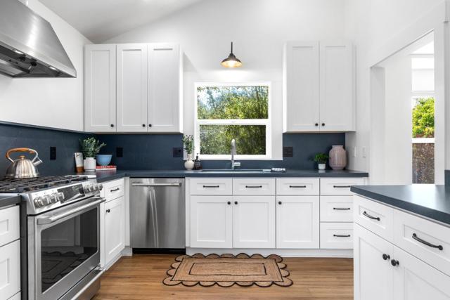 900 35th Avenue, Santa Cruz CA: https://media.crmls.org/mediaz/28c17513-9216-40c6-b967-606d8ac22991.jpg