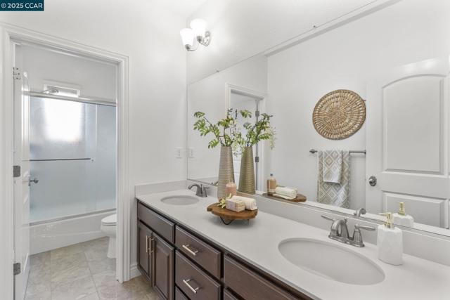7509 Balmoral Way, San Ramon CA: https://media.crmls.org/mediaz/28c18be8-e3fd-4ef6-85d6-4c30ef122dcc.jpg
