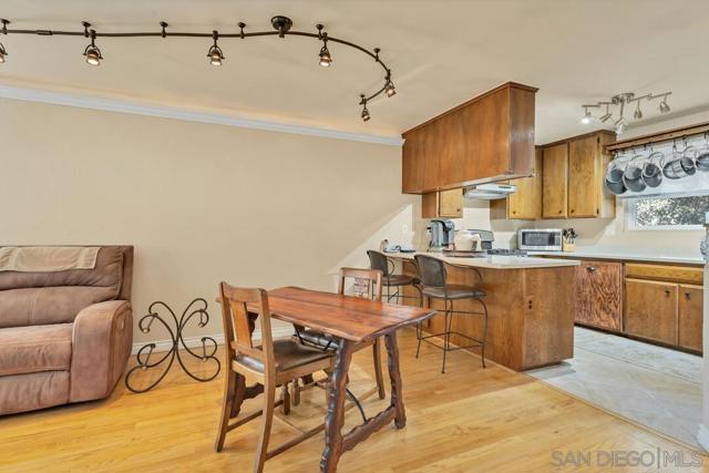 7861 Cimarron Ln, La Mesa CA: https://media.crmls.org/mediaz/28c1b102-b871-4430-b166-11e24b05650f.jpg