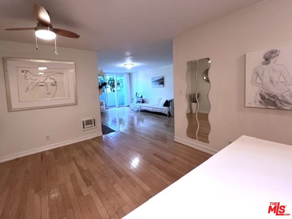 https://media.crmls.org/mediaz/28c1c09f-c415-431a-a9d9-ddb5fac7bbfc.jpg?preset=X-Large