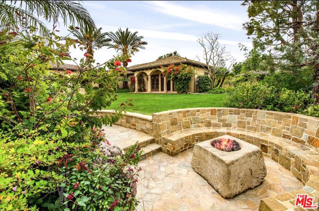 427 La Marina Drive, Camarillo CA: https://media.crmls.org/mediaz/28c1eb69-c82c-4054-a9ee-ac0d89b6c13a.jpg
