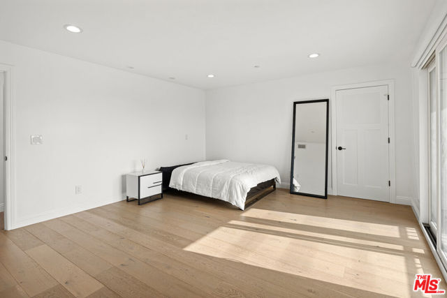 7365 Waring Avenue, Los Angeles CA: https://media.crmls.org/mediaz/28c20c0a-8acc-418e-9283-ae4bb937a364.jpg
