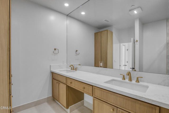 Detail Gallery Image 16 of 32 For 611 W Claremont St, Pasadena,  CA  - 3 Beds | 3 Baths