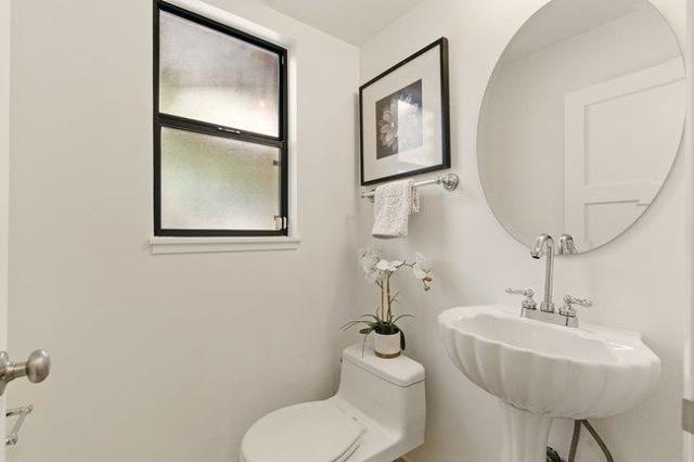 3642 Mcnulty Way, Redwood City CA: https://media.crmls.org/mediaz/28c29b84-526f-4376-8619-3afdc97f250a.jpg