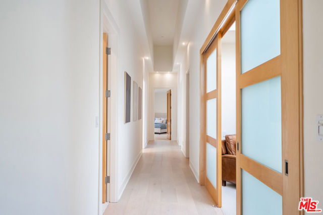 10148 Angelo Circle, Beverly Hills CA: https://media.crmls.org/mediaz/28c34eb1-dd32-4515-a4c6-3bb1ba3309cb.jpg