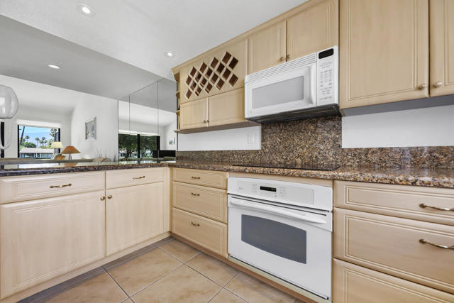 69 Don Quixote Drive, Rancho Mirage CA: https://media.crmls.org/mediaz/28c352de-6165-4493-95ae-983121ec422c.jpg