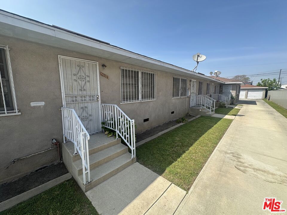 1/2 W 90th Street