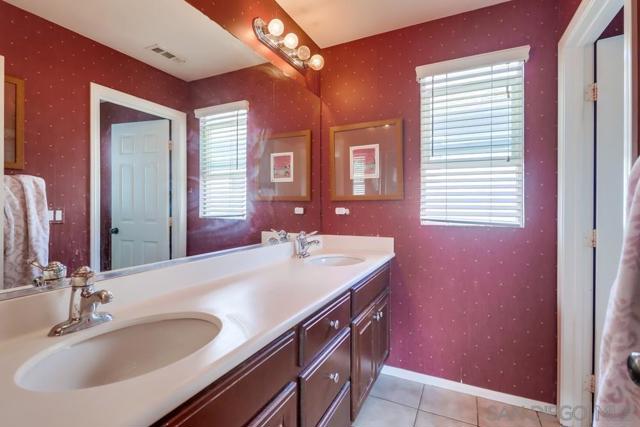 2235 Old Barn Lane, Chula Vista CA: https://media.crmls.org/mediaz/28c4b07a-575b-41bb-b501-1017a142d0e3.jpg