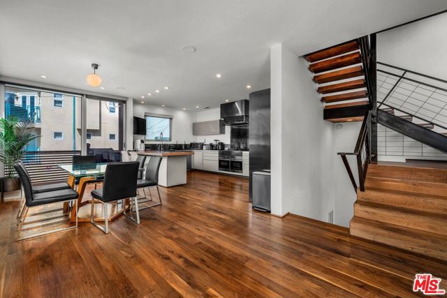 17 North Venice Boulevard photo 8