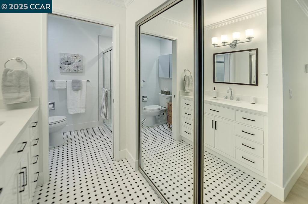 https://media.crmls.org/mediaz/28c56e54-971b-40f9-97a7-7a191b34da24.jpg?preset=X-Large