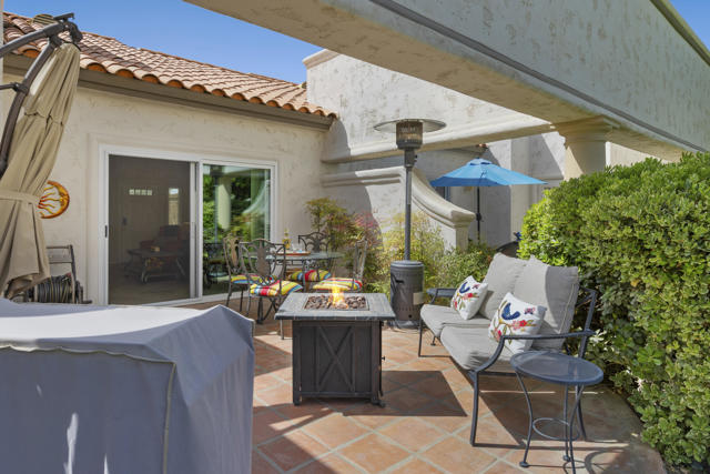 182 Desert Falls Circle, Palm Desert CA: https://media.crmls.org/mediaz/28c6230a-8d13-47c8-a20c-c4273fa3a964.jpg