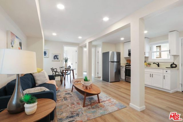 Image 4 of 40 For 528 Daisy Avenue