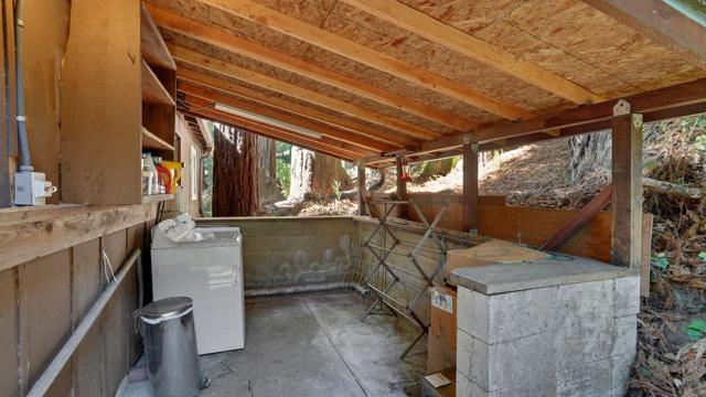 526 Lower Locksley Road, Boulder Creek CA: https://media.crmls.org/mediaz/28c70369-6193-4d53-8d31-3759486dca64.jpg