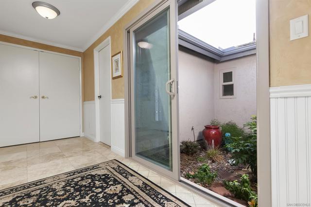 4044 Via del Conquistador, San Diego CA: https://media.crmls.org/mediaz/28c7d0e1-de12-41bb-a03a-15c222a36397.jpg