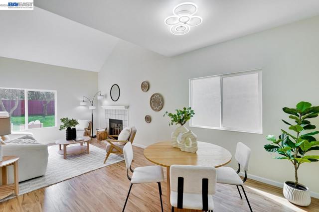 Image 8 of 58 For 4691 Rousillon Ave