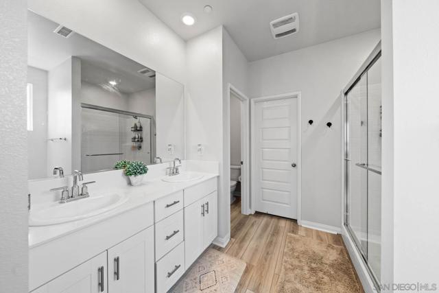 28315 Farm Creek Way, Valley Center CA: https://media.crmls.org/mediaz/28c7f7dc-869e-4cb6-8d30-c30f8930a708.jpg