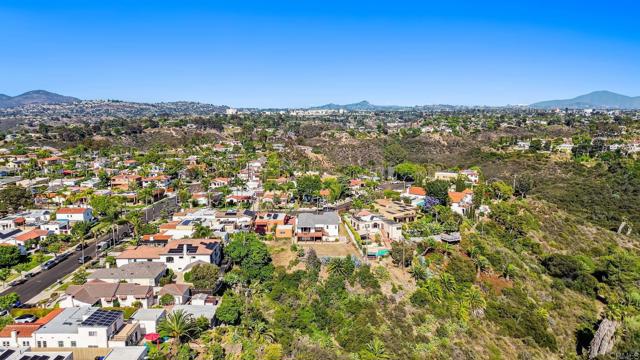 5038 Hastings Road, San Diego CA: https://media.crmls.org/mediaz/28c84163-821d-41e9-a7c2-aebc20453e95.jpg