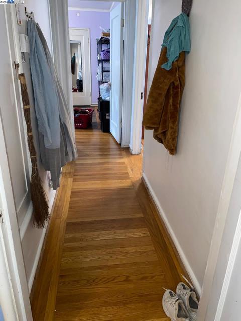 22234 Prospect St, Hayward CA: https://media.crmls.org/mediaz/28c9da9c-89d3-4a5f-8ce4-f2036b9c084a.jpg
